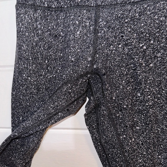 Lululemon Align Crop 21" High Rise Leggings / Luminesce Splatter Ice Gray Black - Picture 6 of 10